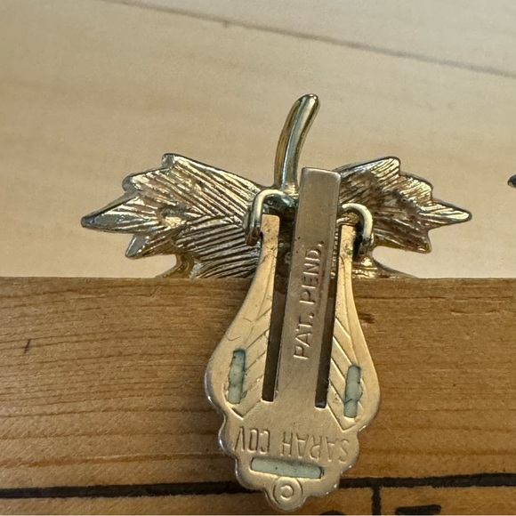 Two Toned Sarah Coventry Vintage Leaf Maple Fall Autumn Pin Brooch - Picture 8 of 10